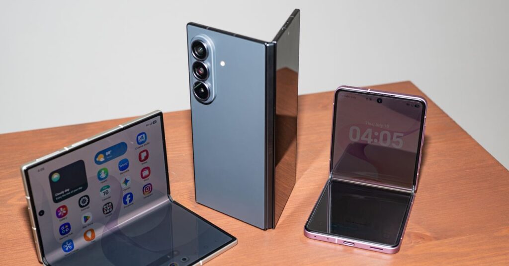 Here’s Samsung’s Advice for Apple and Its Upcoming Folding iPhone Here’s Samsung’s Advice for Apple and Its Upcoming Folding iPhone